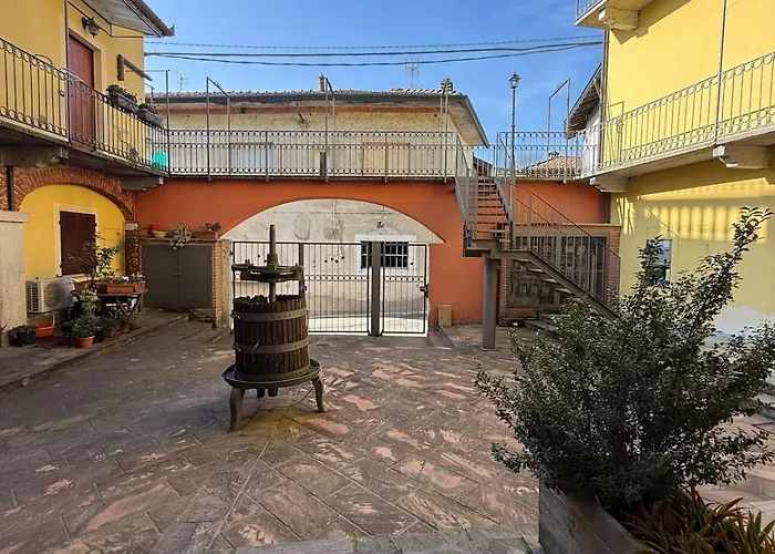 Casa Di Klara With Covered Parking & Terrace Apartman